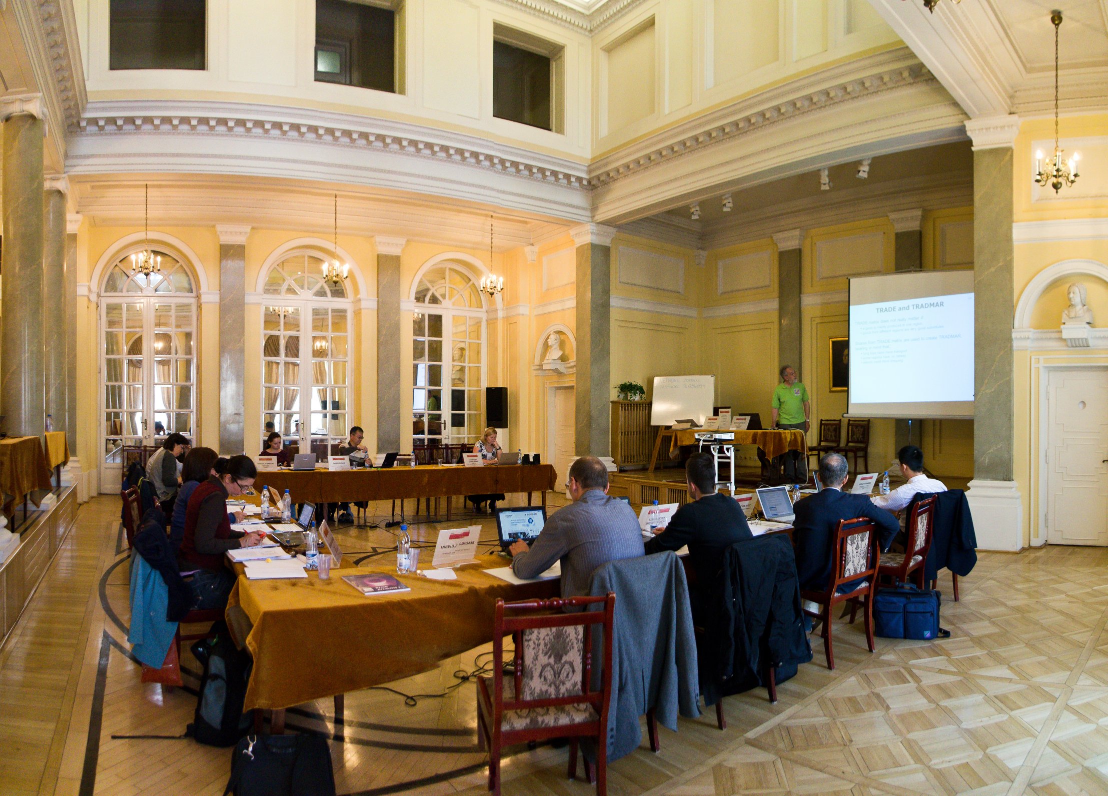September 2013 Dynamic Regional CGE Modelling Course at Polish Academy of Sciences, IRWiR, Warsaw
